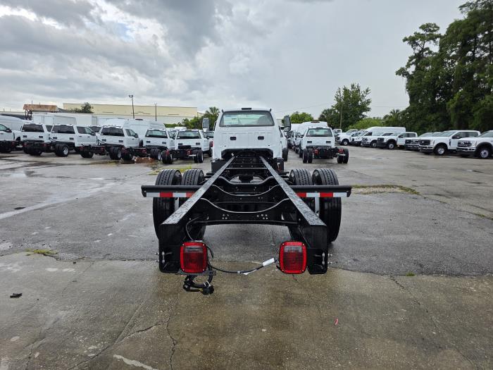 2027 Ford F-750-6
