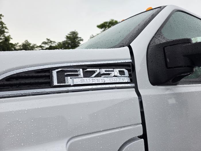 2027 Ford F-750-13