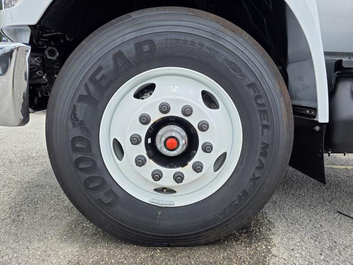 2027 Ford F-750-7