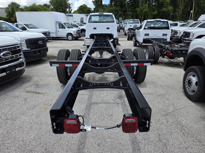 2027 Ford F-750-5