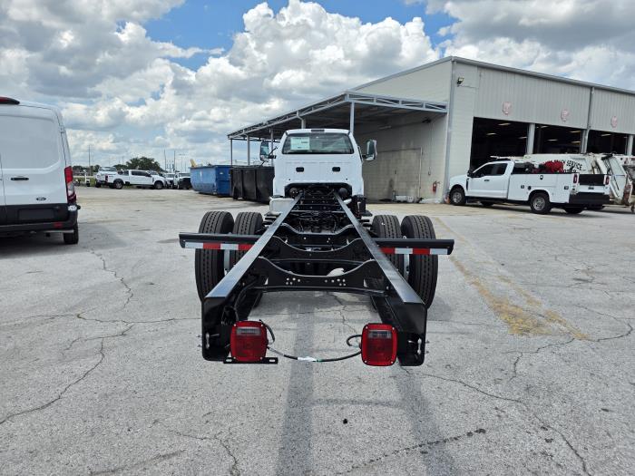 2027 Ford F-750-4