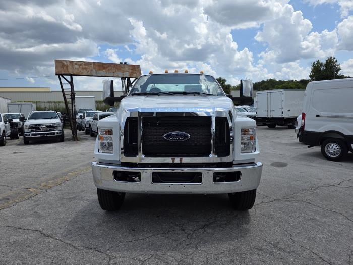 2027 Ford F-750-13