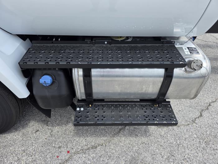 2027 Ford F-750-17
