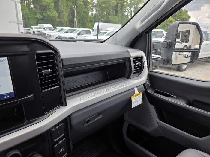 2026 Ford F-550-14
