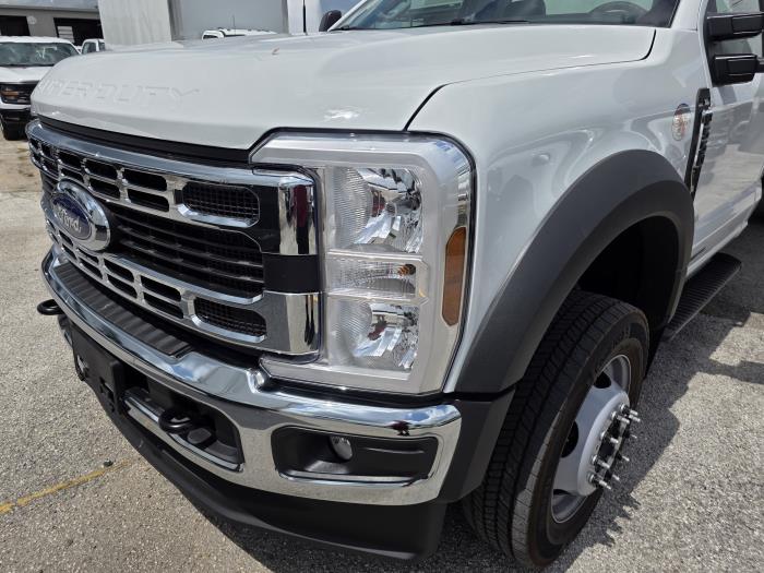 2026 Ford F-550-8