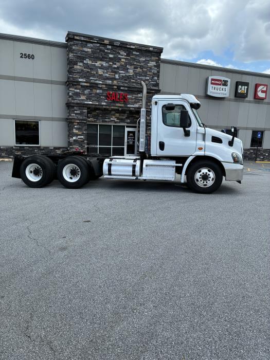 2020 Freightliner Cascadia-0
