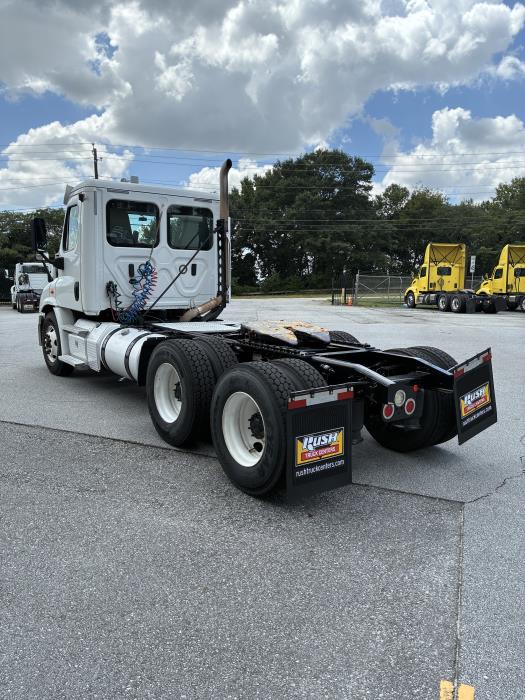 2020 Freightliner Cascadia-3