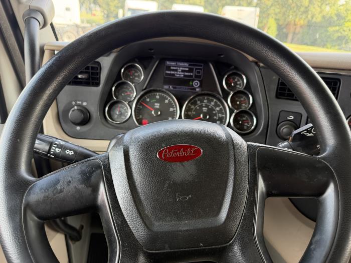 2022 Peterbilt 579-34