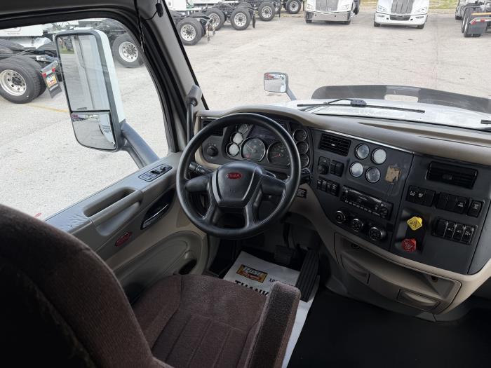 2022 Peterbilt 579-46