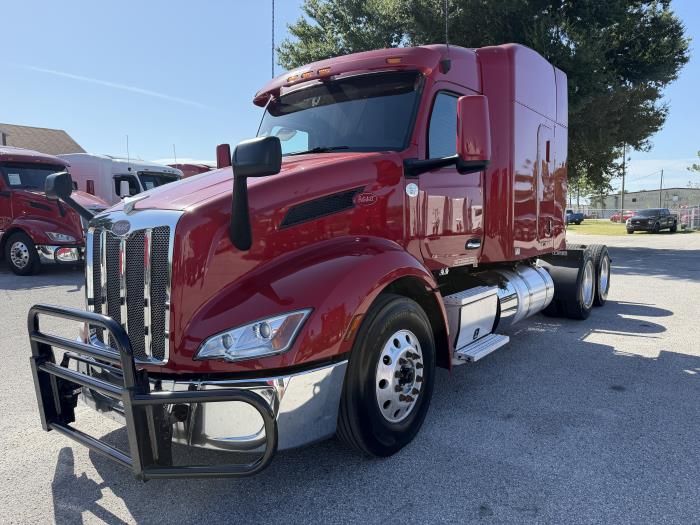 2022 Peterbilt 579-0