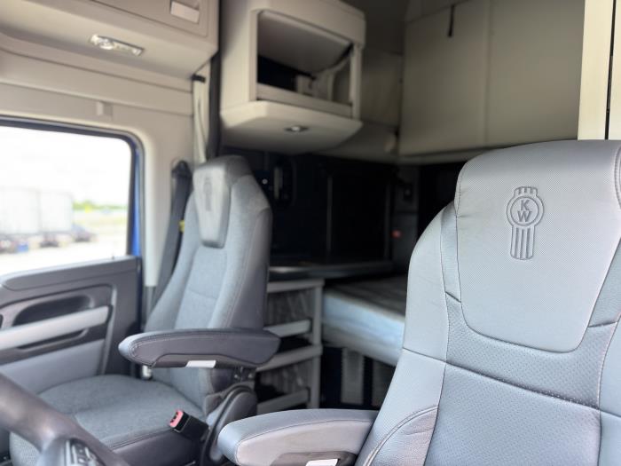 2023 Kenworth T680-19