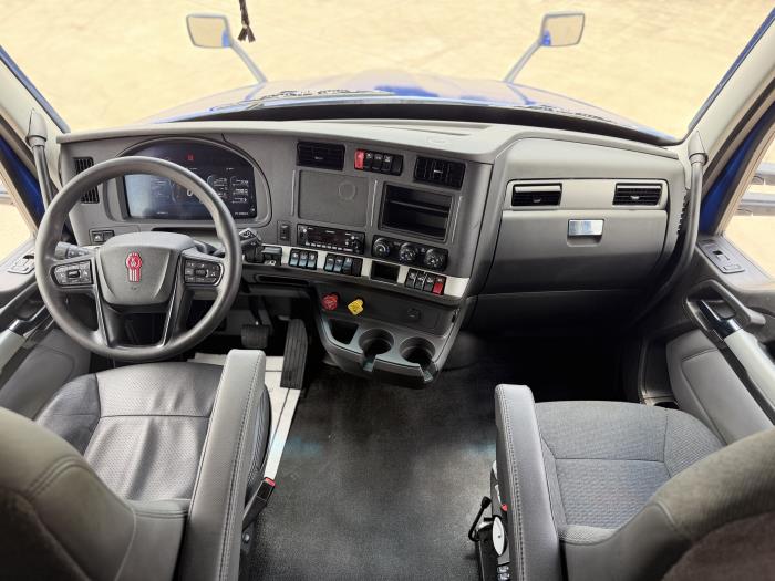 2023 Kenworth T680-24