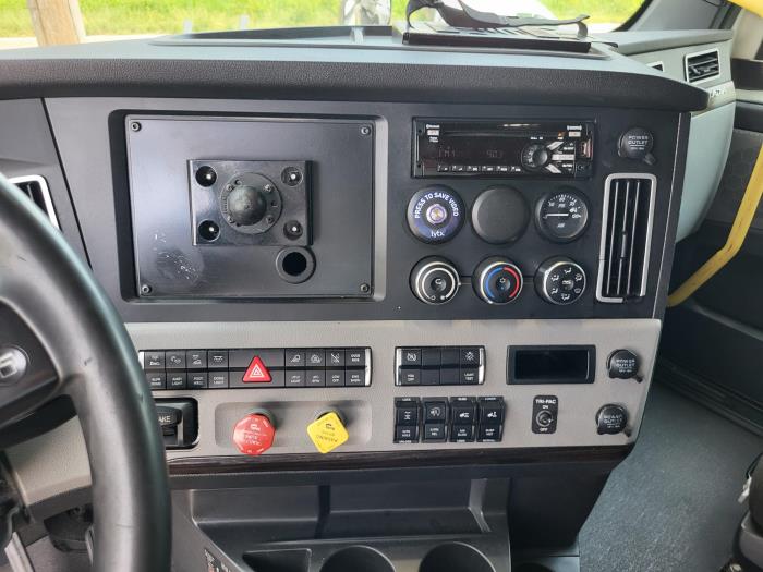 2022 Freightliner Cascadia-10