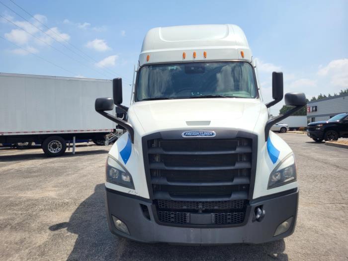 2022 Freightliner Cascadia-2