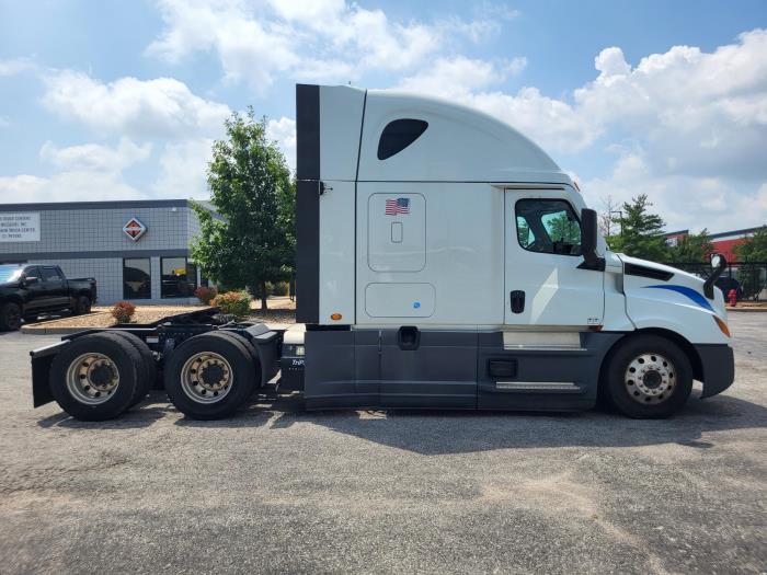 2022 Freightliner Cascadia-4