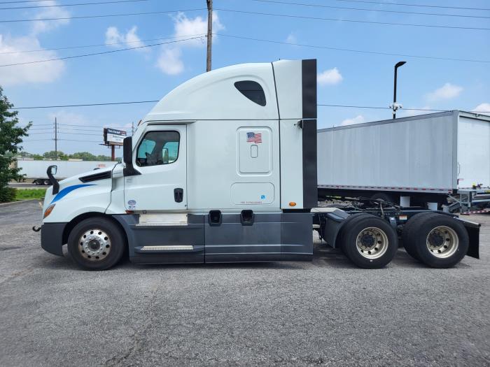 2022 Freightliner Cascadia-19