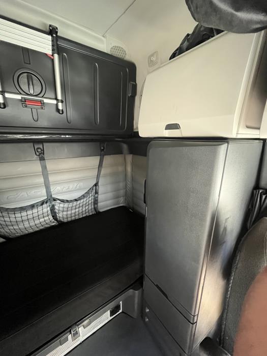 2022 Freightliner Cascadia-13