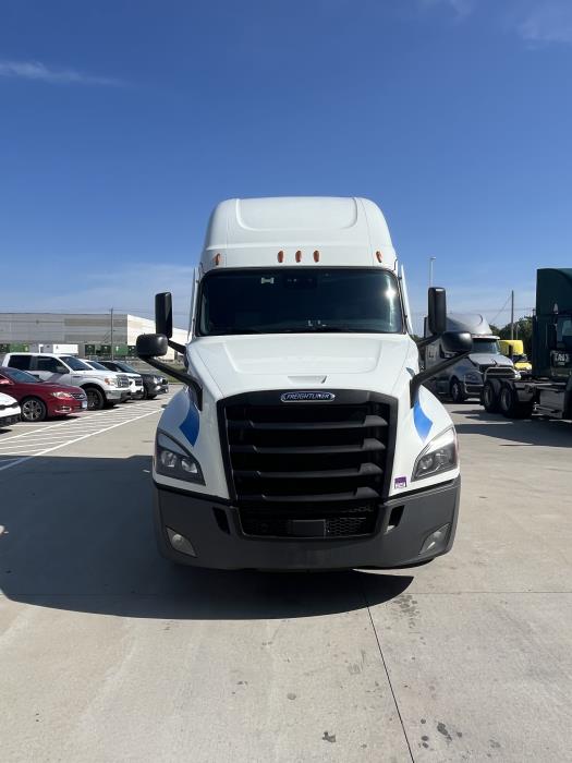 2022 Freightliner Cascadia-2
