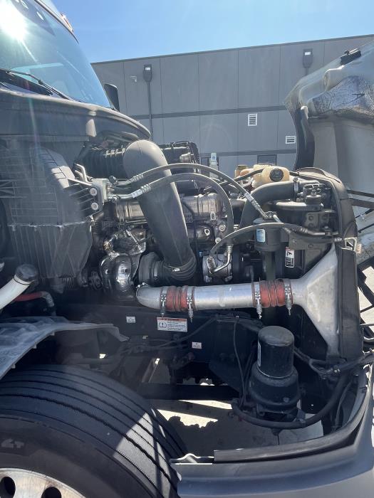 2022 Freightliner Cascadia-17