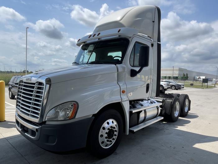 2020 Freightliner Cascadia-1