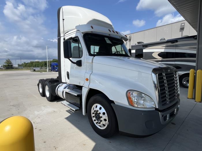 2020 Freightliner Cascadia-2