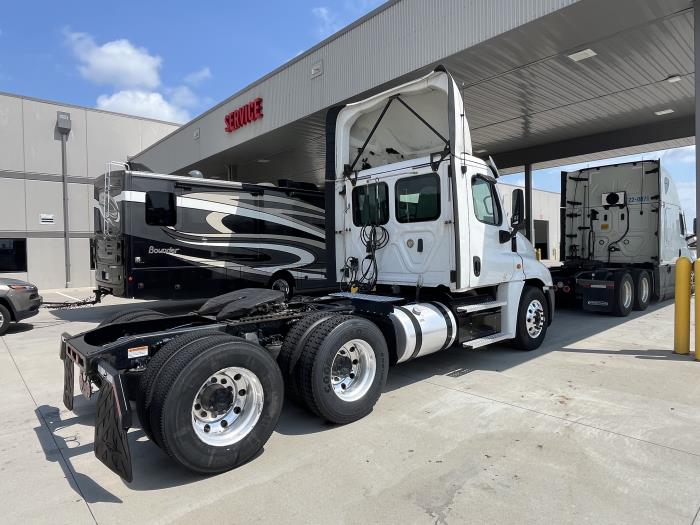 2020 Freightliner Cascadia-4