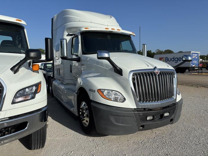 2021 International LT625-7