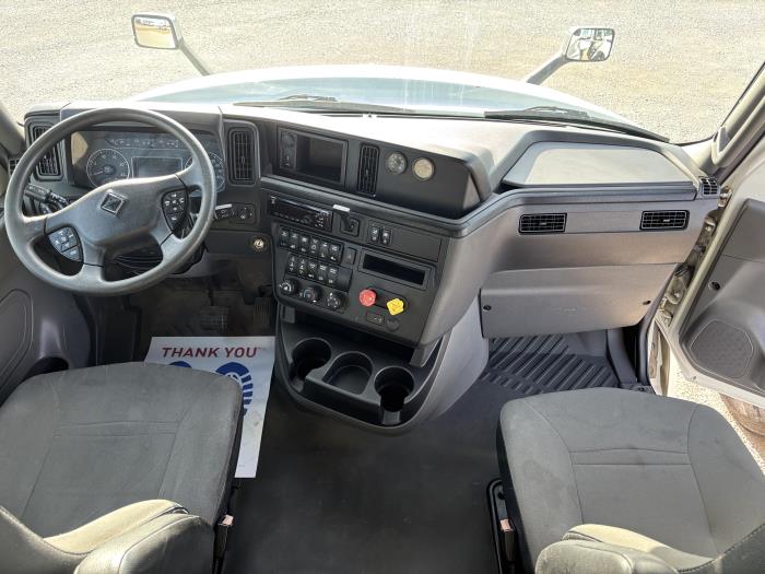 2021 International LT625-8
