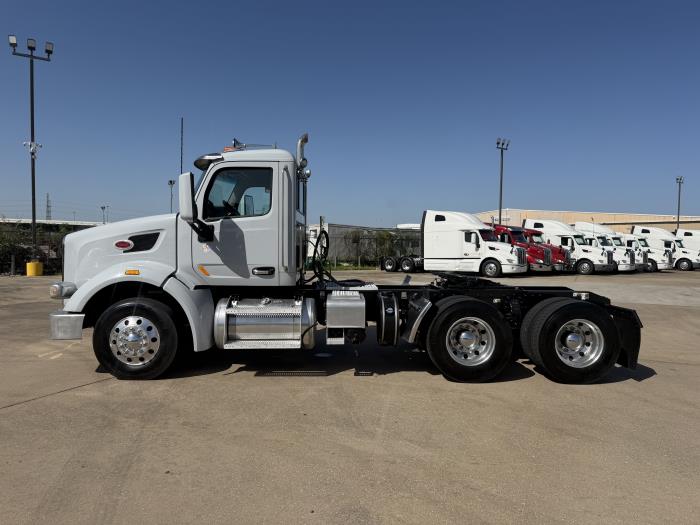 2021 Peterbilt 567-1