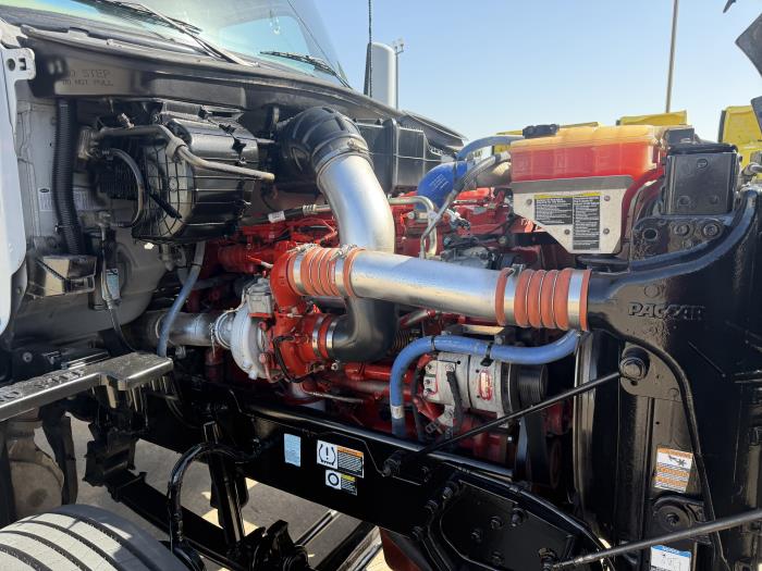 2021 Peterbilt 567-18
