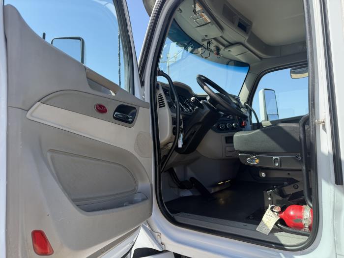 2021 Peterbilt 567-23