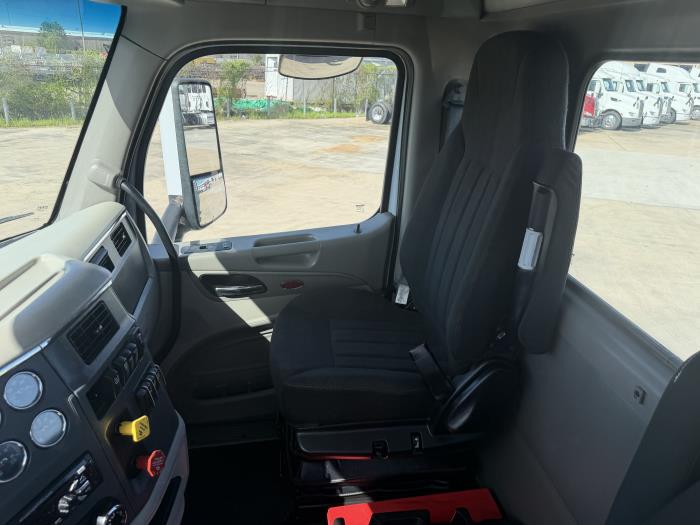 2021 Peterbilt 567-24