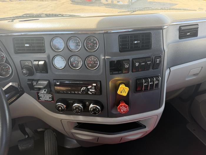 2021 Peterbilt 567-28