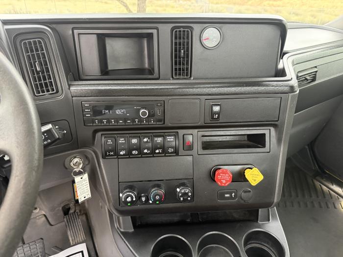 2023 International LT625-10