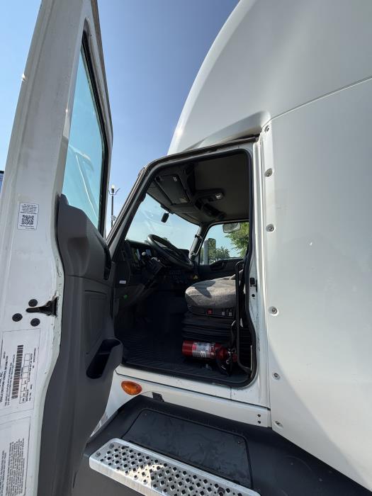 2021 International LT625-10