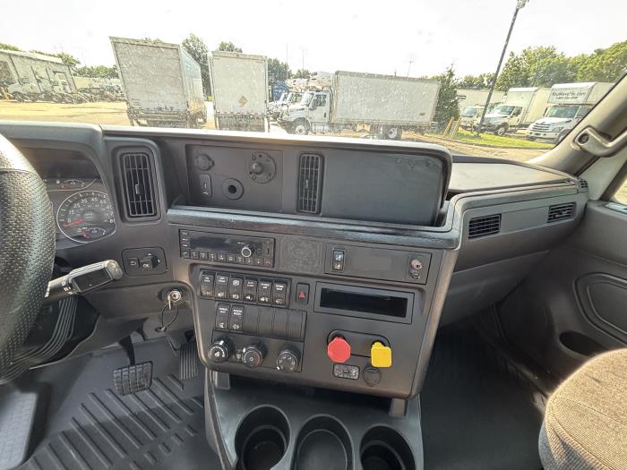 2021 International LT625-15
