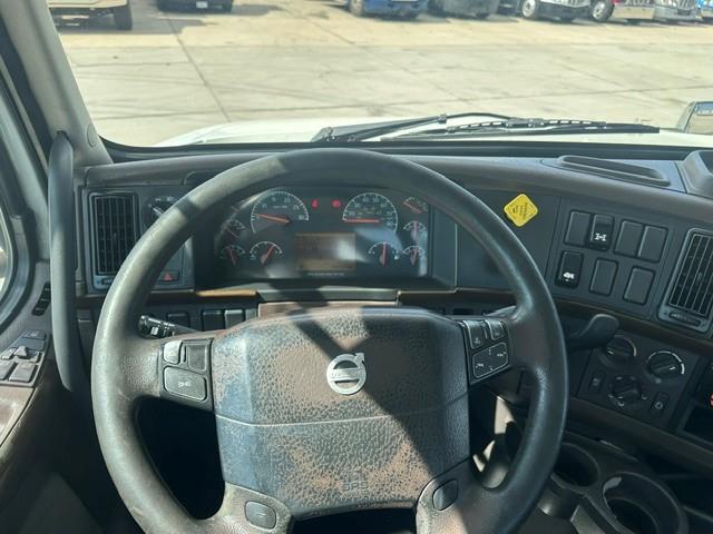 2016 Volvo VNL300-3