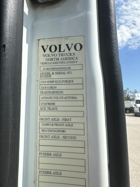 2016 Volvo VNL300-4