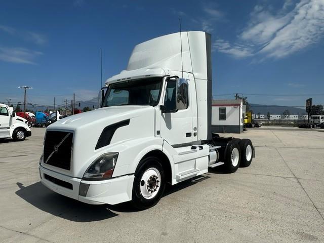 2016 Volvo VNL300-0