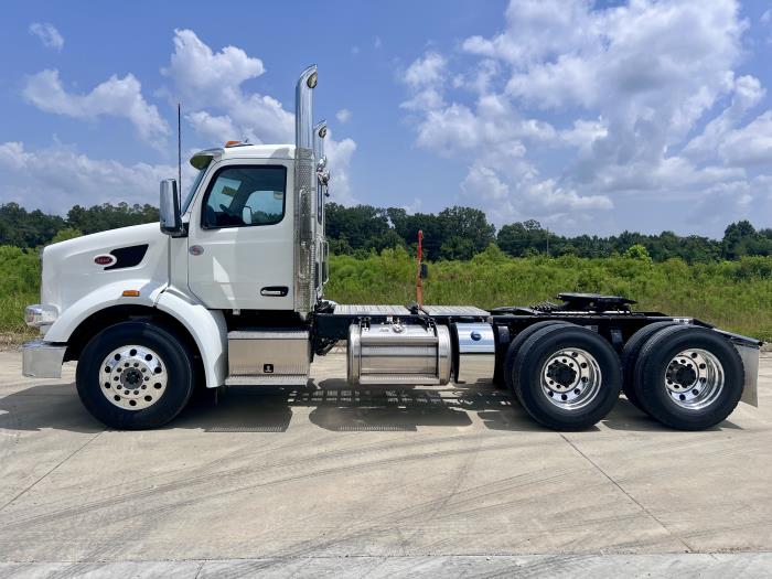 2027 Peterbilt 567-2