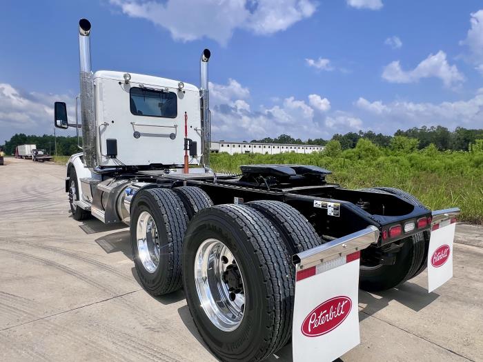 2027 Peterbilt 567-3