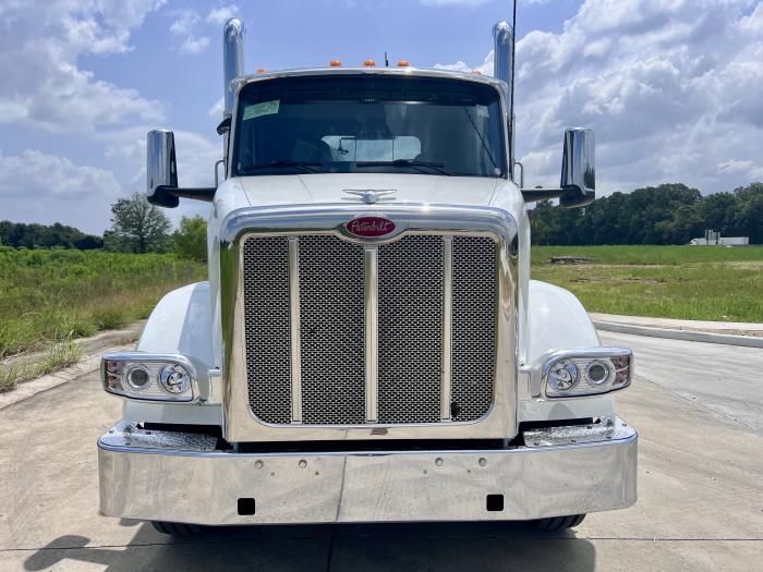 2027 Peterbilt 567-8
