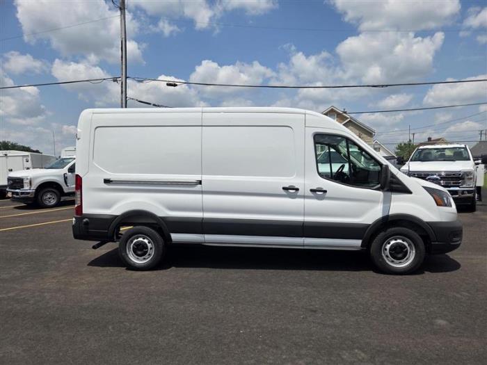 2026 Ford Transit-250-5