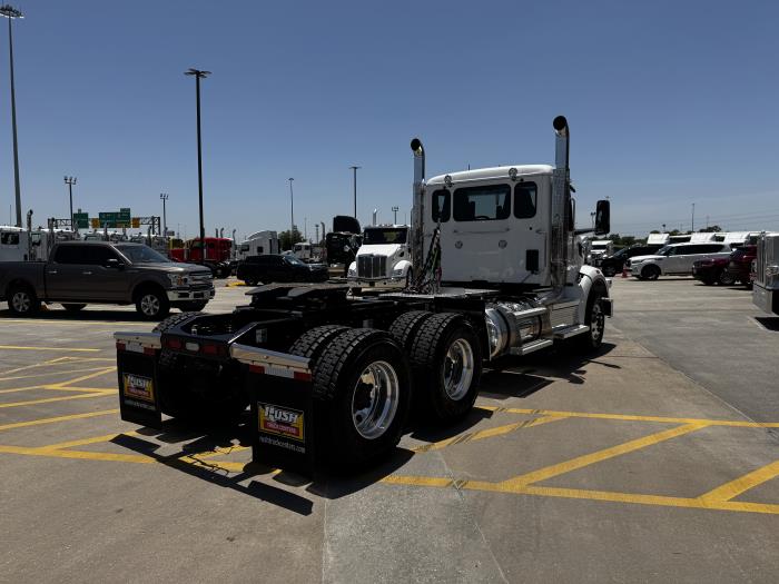2027 Peterbilt 567-8