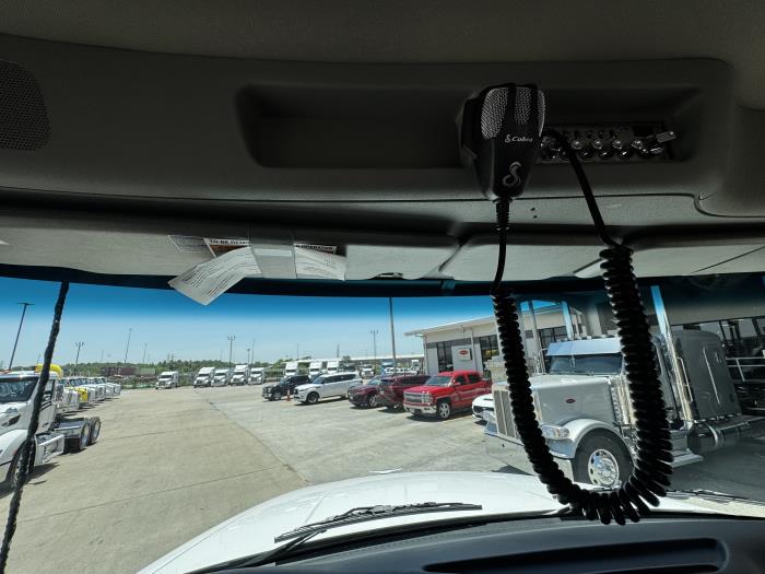 2027 Peterbilt 567-25