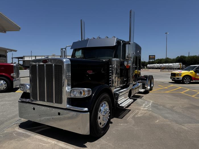2027 Peterbilt 589-0