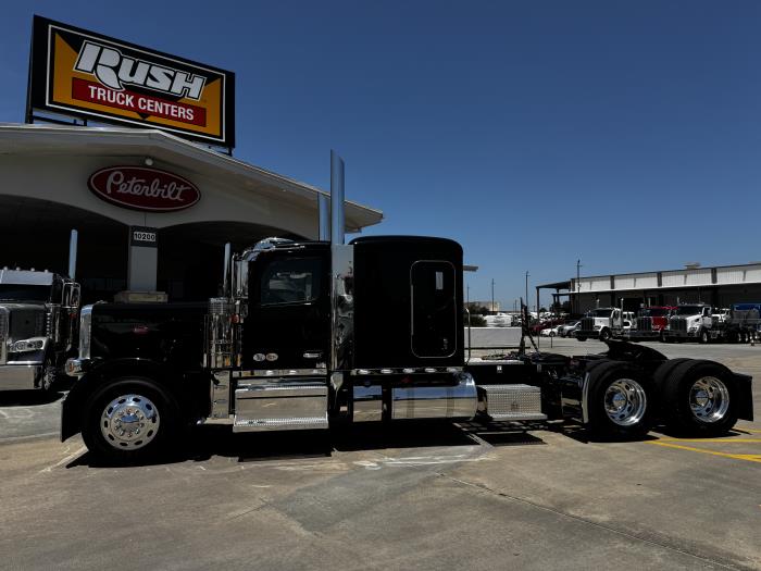 2027 Peterbilt 589-2