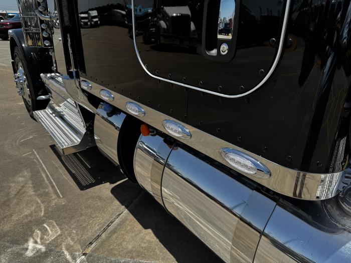 2027 Peterbilt 589-12