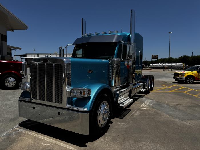 2027 Peterbilt 589-2
