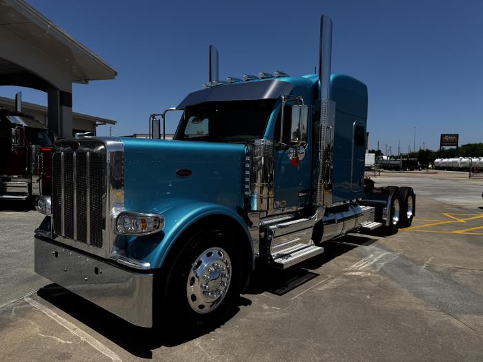 2027 Peterbilt 589-3